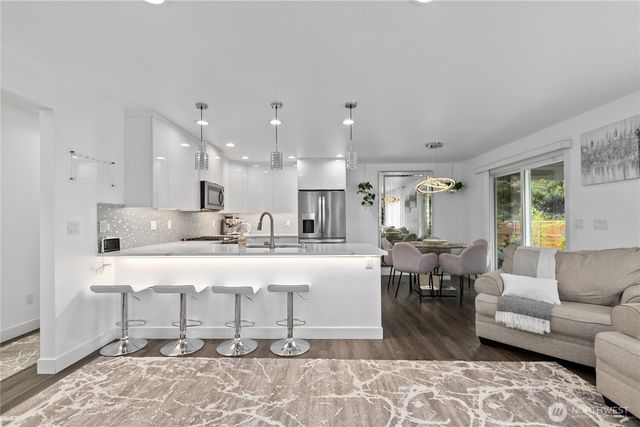 8254 Breeze Loop, Blaine, WA 98230