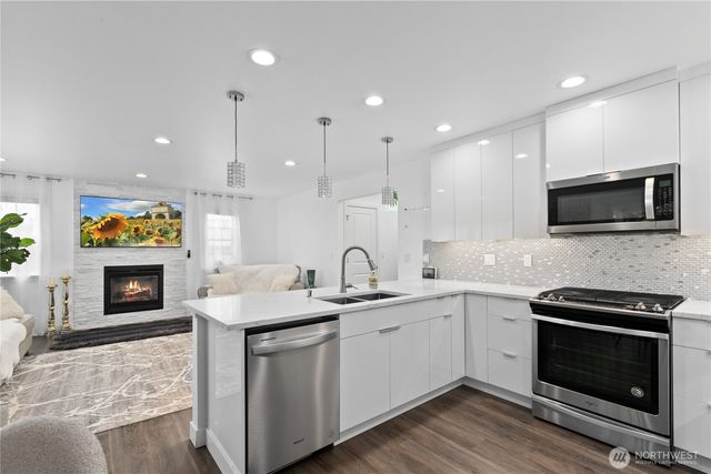 8254 Breeze Loop, Blaine, WA 98230