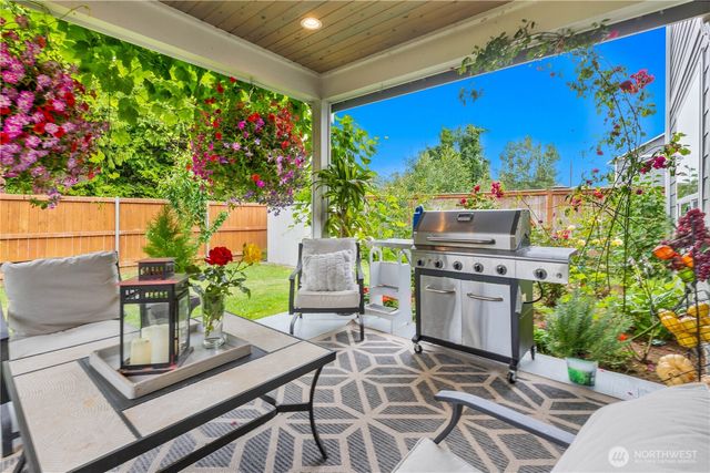 8254 Breeze Loop, Blaine, WA 98230