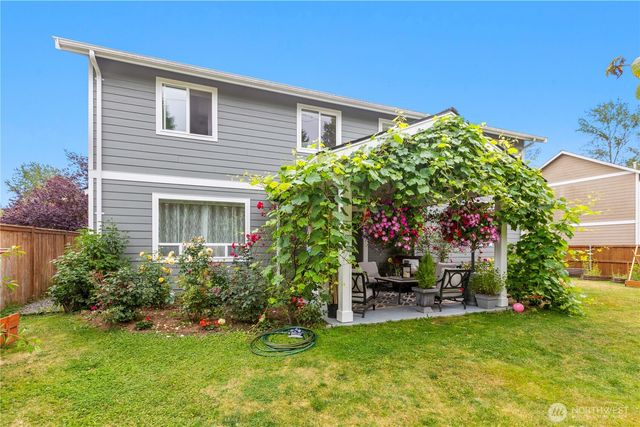 8254 Breeze Loop, Blaine, WA 98230