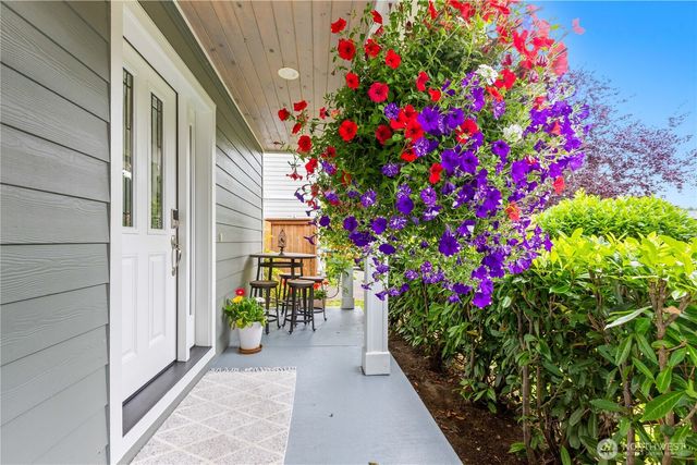 8254 Breeze Loop, Blaine, WA 98230