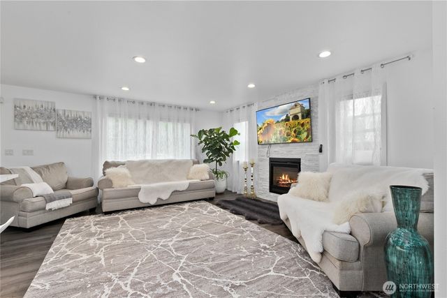 8254 Breeze Loop, Blaine, WA 98230