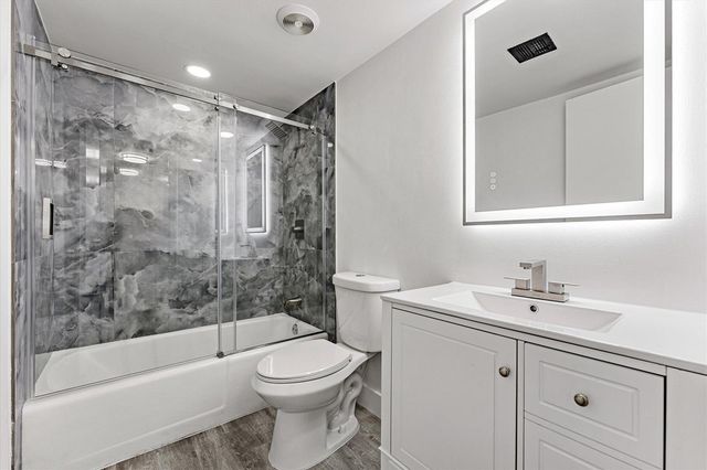 200 Jacaranda Country Club Drive 3c, Plantation, FL 33324