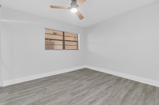 200 Jacaranda Country Club Drive 3c, Plantation, FL 33324