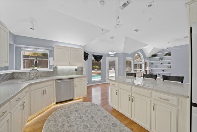 409 Bryce Lane, Arlington, TX 76013