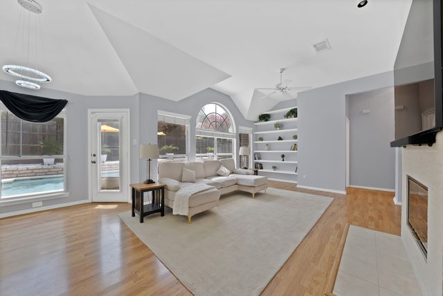 409 Bryce Lane, Arlington, TX 76013