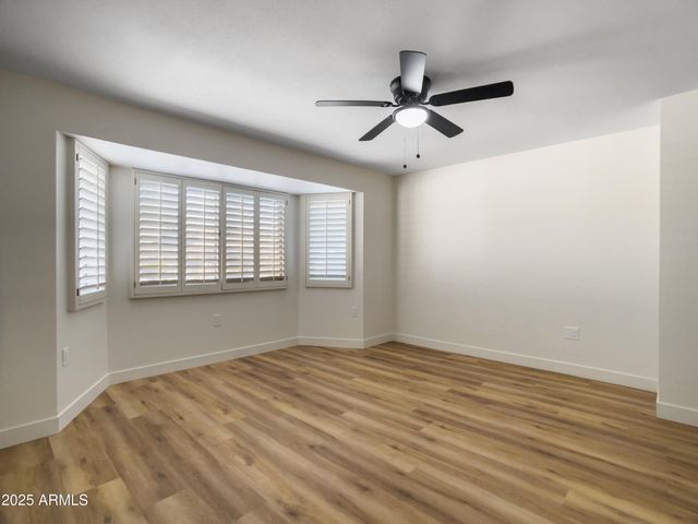 17615 N WHISPERING OAKS Drive, Sun City West, AZ 85375