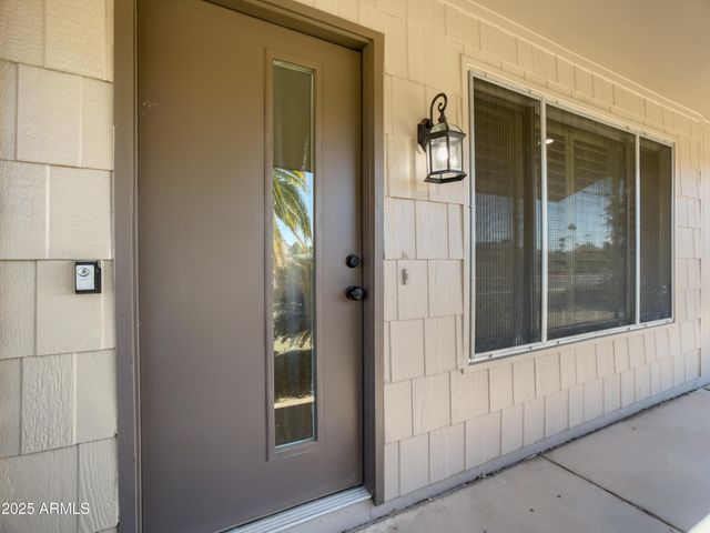 17615 N WHISPERING OAKS Drive, Sun City West, AZ 85375