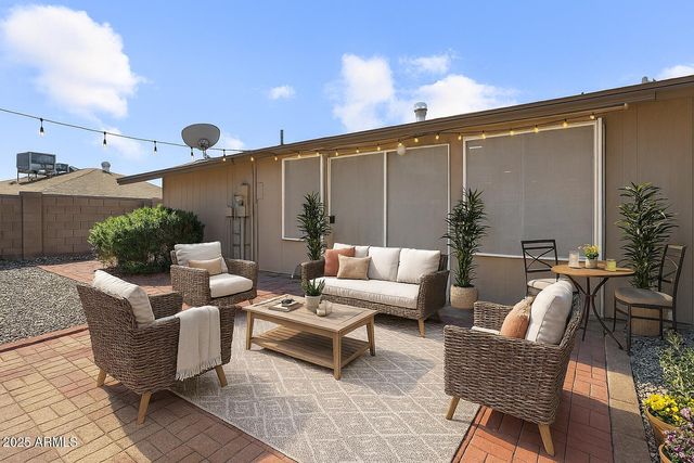 17615 N WHISPERING OAKS Drive, Sun City West, AZ 85375