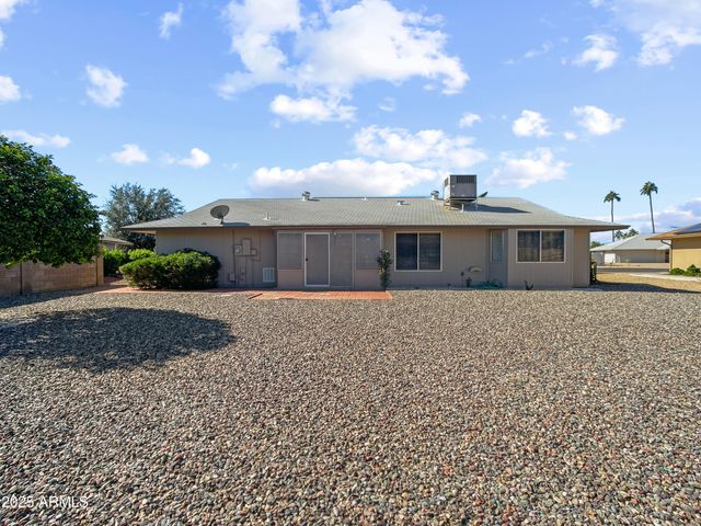 17615 N WHISPERING OAKS Drive, Sun City West, AZ 85375