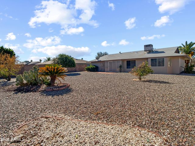 17615 N WHISPERING OAKS Drive, Sun City West, AZ 85375