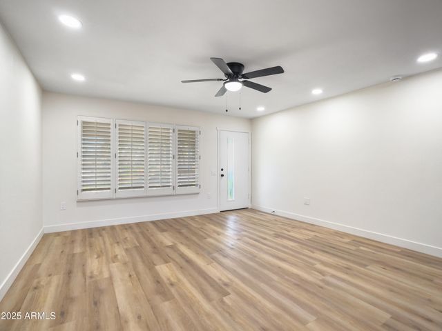 17615 N WHISPERING OAKS Drive, Sun City West, AZ 85375