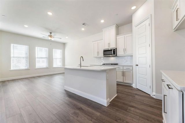 4704 Corriente Vista Lane, Mckinney, TX 75070