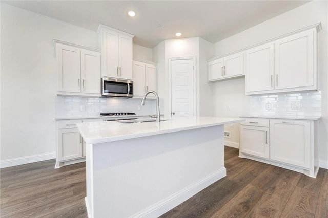 4704 Corriente Vista Lane, Mckinney, TX 75070