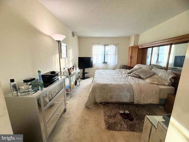 3330 N Leisure World Blvd # 5-415, Silver Spring, MD 20906