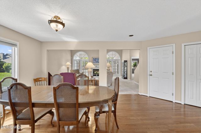 7402 Caracole Court, Sylvania, OH 43560