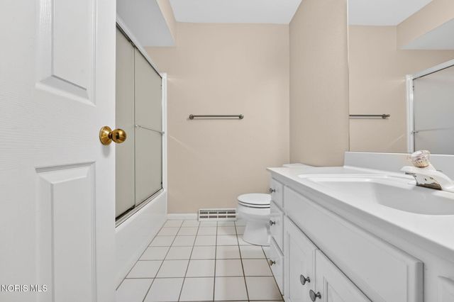 7402 Caracole Court, Sylvania, OH 43560