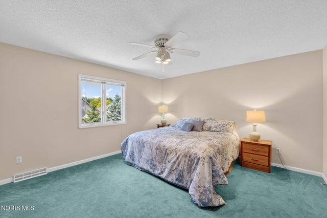 7402 Caracole Court, Sylvania, OH 43560