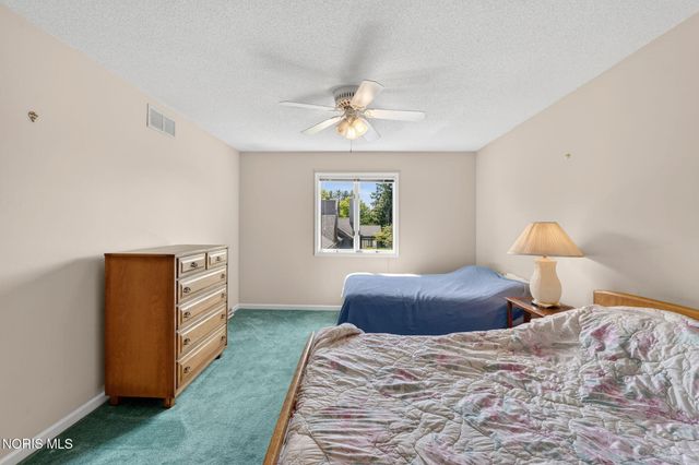 7402 Caracole Court, Sylvania, OH 43560
