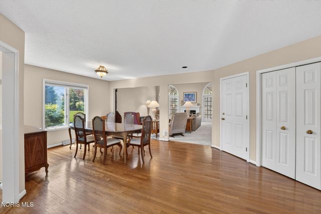7402 Caracole Court, Sylvania, OH 43560