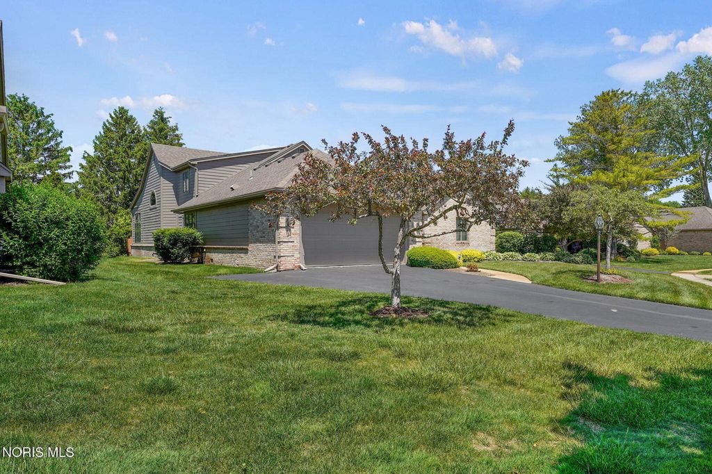 7402 Caracole Court, Sylvania, OH 43560