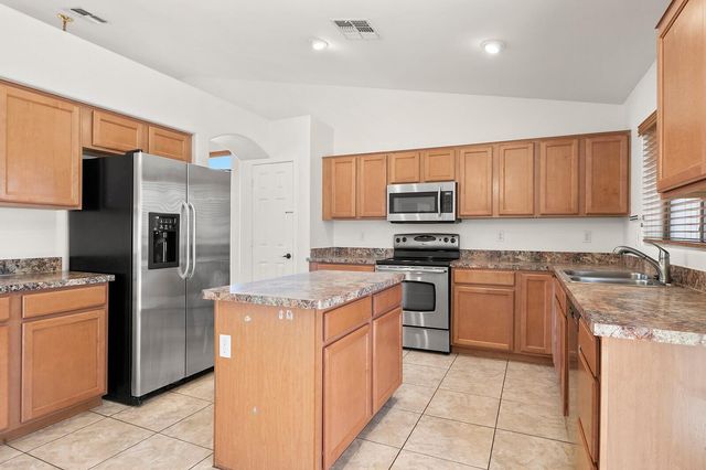 3297 E Warbler Road, Gilbert, AZ 85297