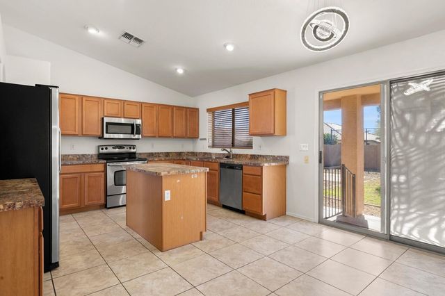 3297 E Warbler Road, Gilbert, AZ 85297