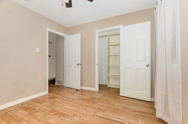 2704 Shady Grove Drive, Bedford, TX 76021