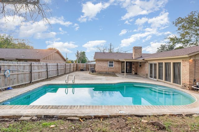 2704 Shady Grove Drive, Bedford, TX 76021