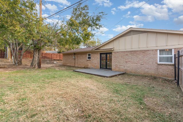 2704 Shady Grove Drive, Bedford, TX 76021