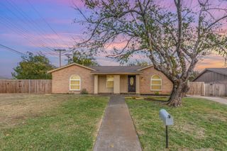 2704 Shady Grove Drive, Bedford, TX 76021