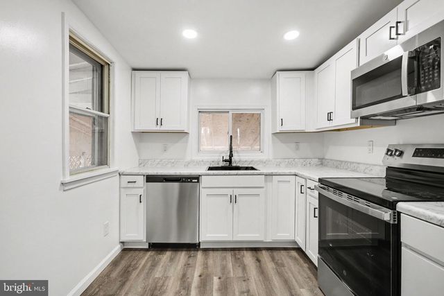 495 MANOR ST, Columbia, PA 17512