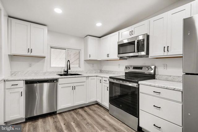 495 MANOR ST, Columbia, PA 17512