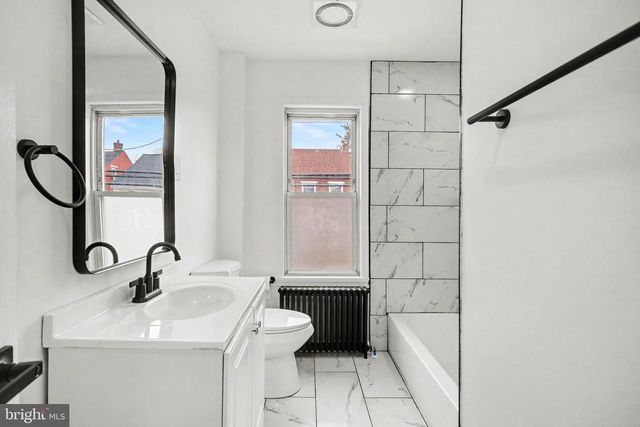 495 MANOR ST, Columbia, PA 17512