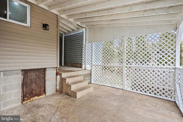 495 MANOR ST, Columbia, PA 17512