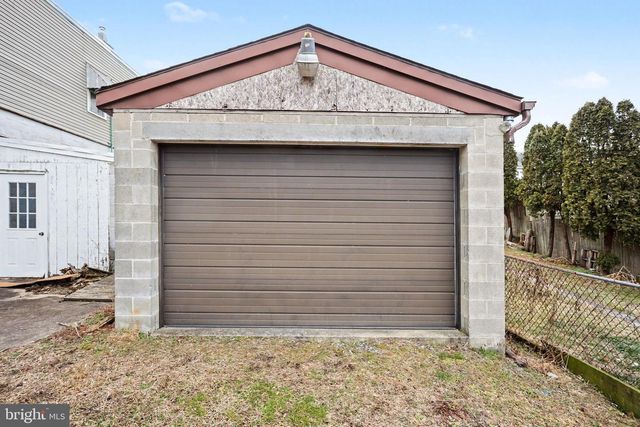 495 MANOR ST, Columbia, PA 17512