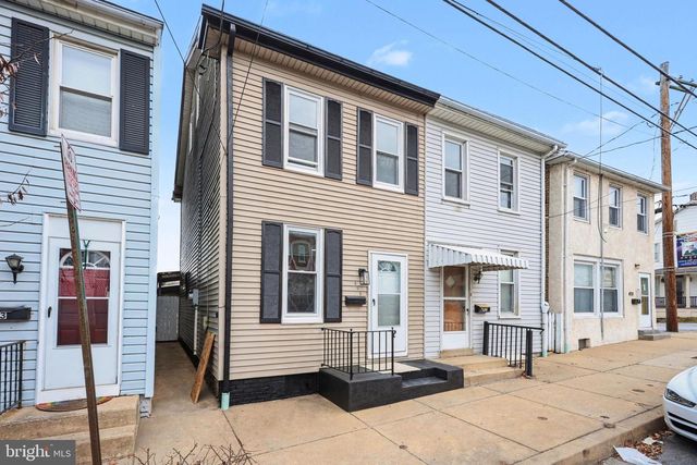495 MANOR ST, Columbia, PA 17512