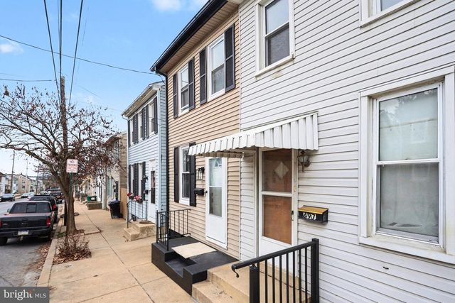 495 MANOR ST, Columbia, PA 17512