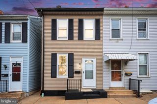 495 MANOR ST, Columbia, PA 17512
