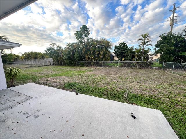 405 SW 43RD LANE, Cape Coral, FL 33914