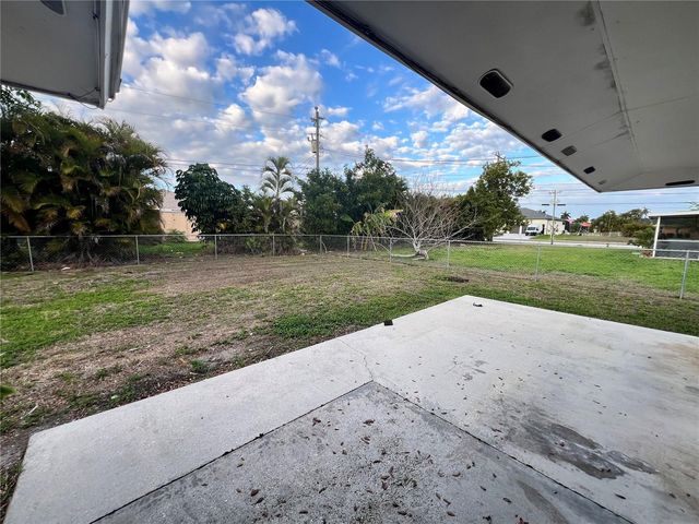 405 SW 43RD LANE, Cape Coral, FL 33914