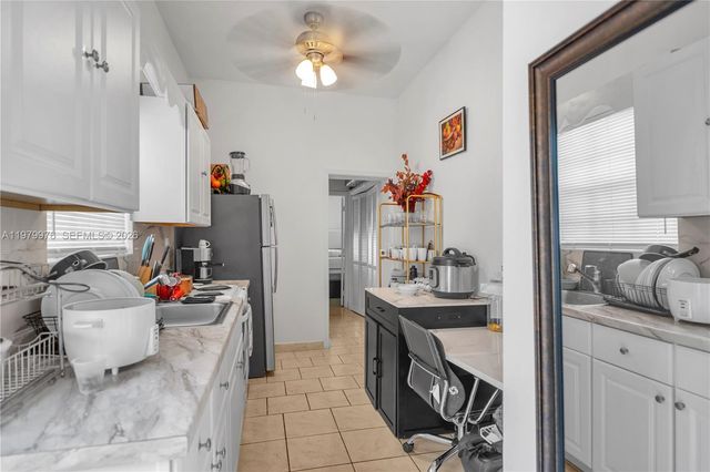 2900 SW 19th St, Miami, FL 33145