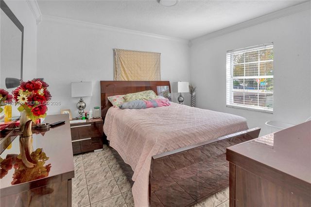 2900 SW 19th St, Miami, FL 33145