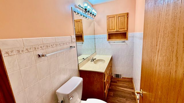 9527 Lowell Avenue, Skokie, IL 60076
