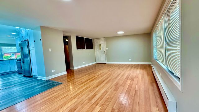 9527 Lowell Avenue, Skokie, IL 60076