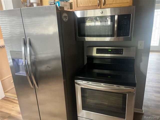 3102 N Altadena Avenue, Royal Oak, MI 48073