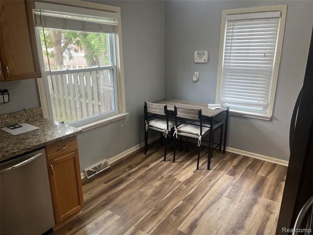 3102 N Altadena Avenue, Royal Oak, MI 48073