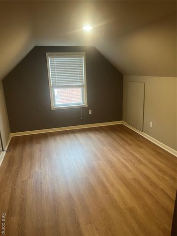 3102 N Altadena Avenue, Royal Oak, MI 48073