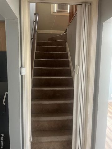 3102 N Altadena Avenue, Royal Oak, MI 48073