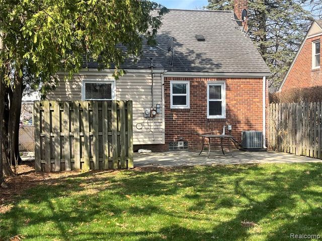 3102 N Altadena Avenue, Royal Oak, MI 48073